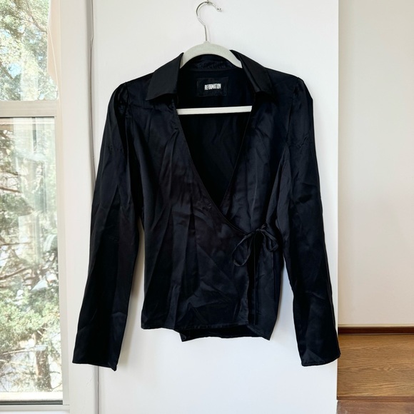 Reformation Silk Smith Top Long Sleeve Shirt V Neck Wrap Blouse in Black - Picture 6 of 12